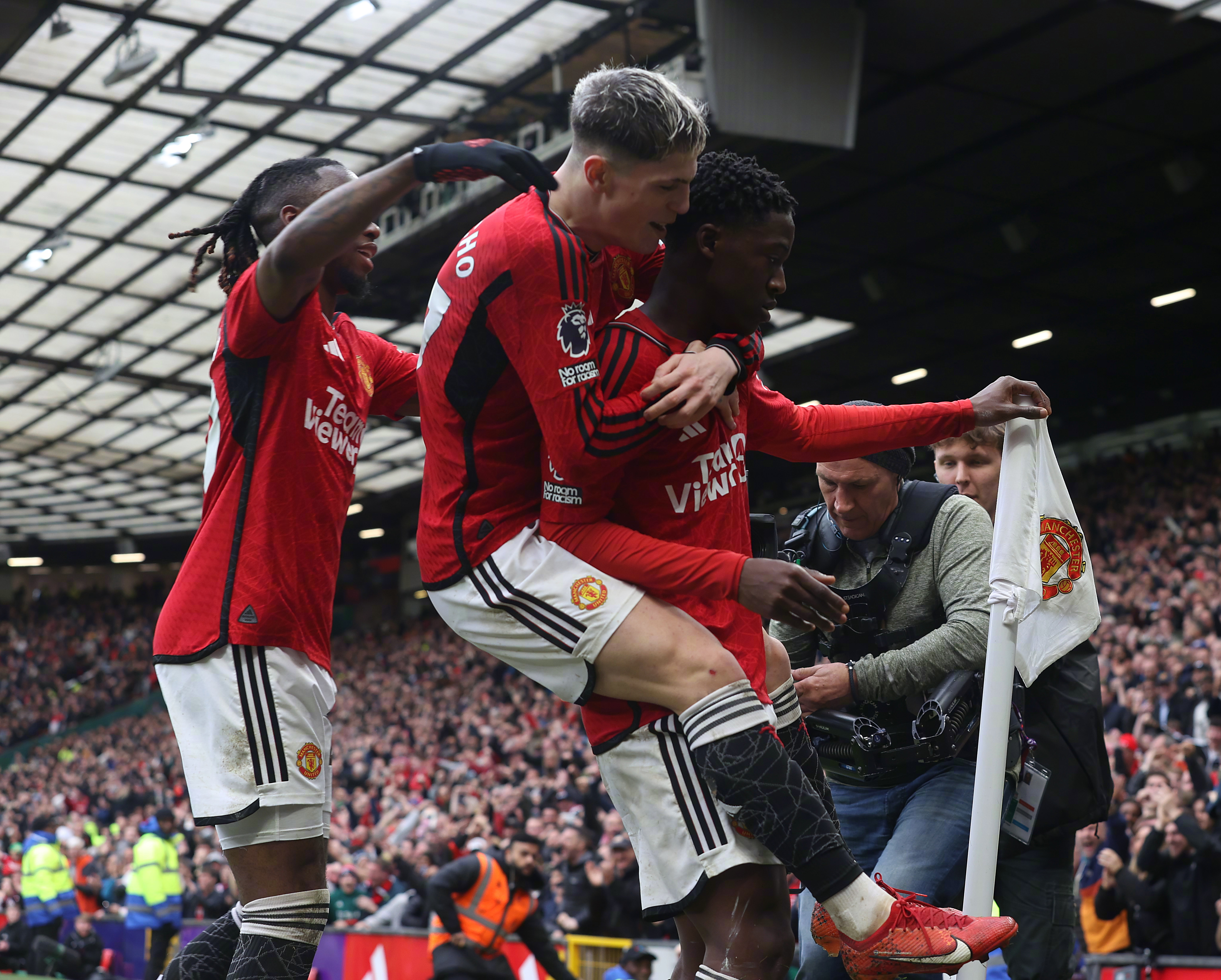 关于赛前英超焦点战，罗马单刀错失，态度坚定，赛程密集仍需轮换的信息