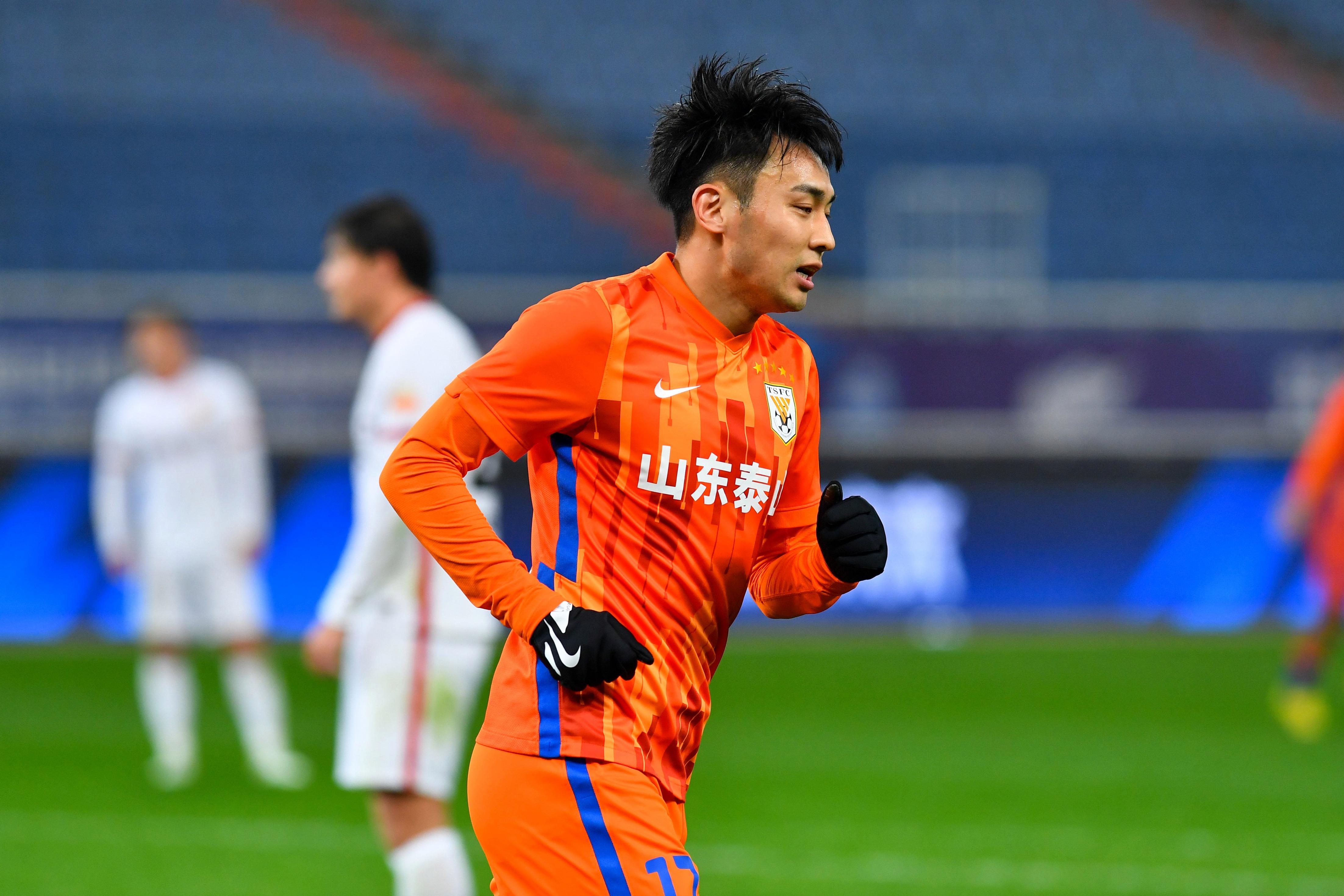 今晚突围战来临，山东泰山围绕中超内部沟通，态度坚定，年轻球员得到机会的简单介绍